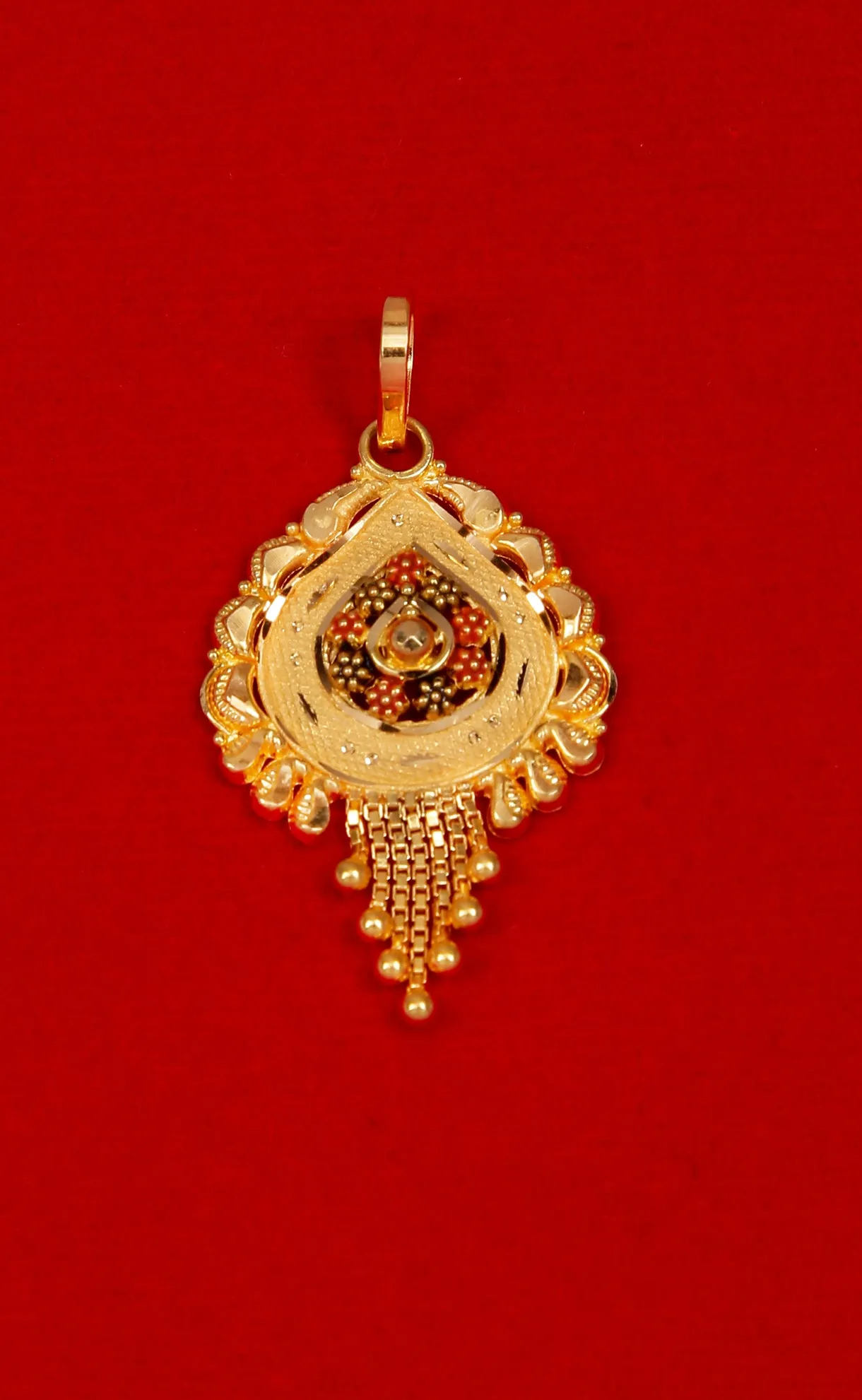 22 KT Elegant Gold Pendant (D132)