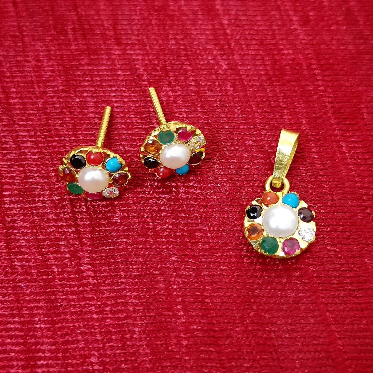 22 KT Gold Unisex Round Beads Pendant with Earring (D35)