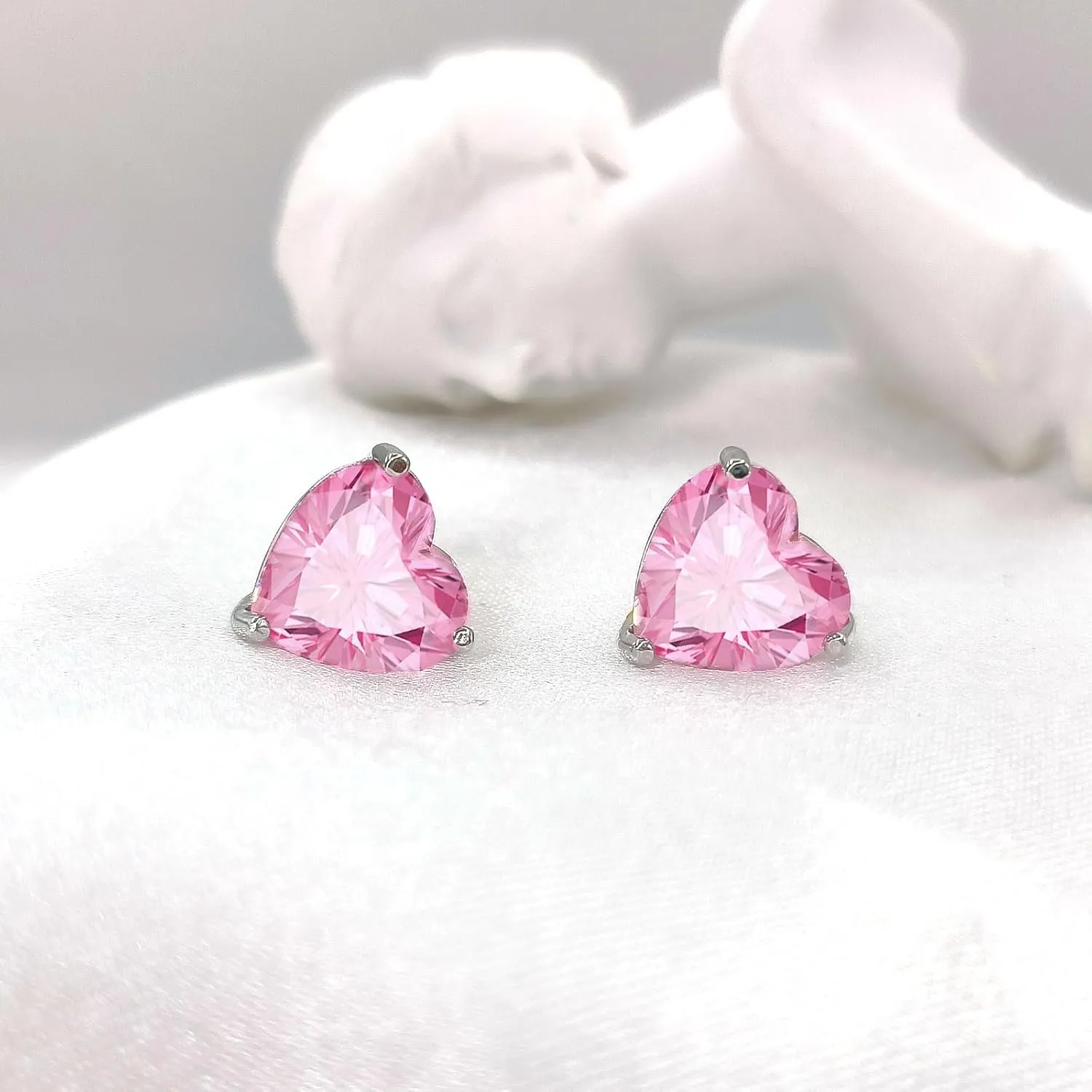 925 Sterling Silver Sparkling Heart Crystal Stud Earrings for Women Girls Hypoallergenic Love Cubic Zirconia Earrings for Sensitive Ears Valentines Birthday Christmas's Day Jewelry Gift (Pink)