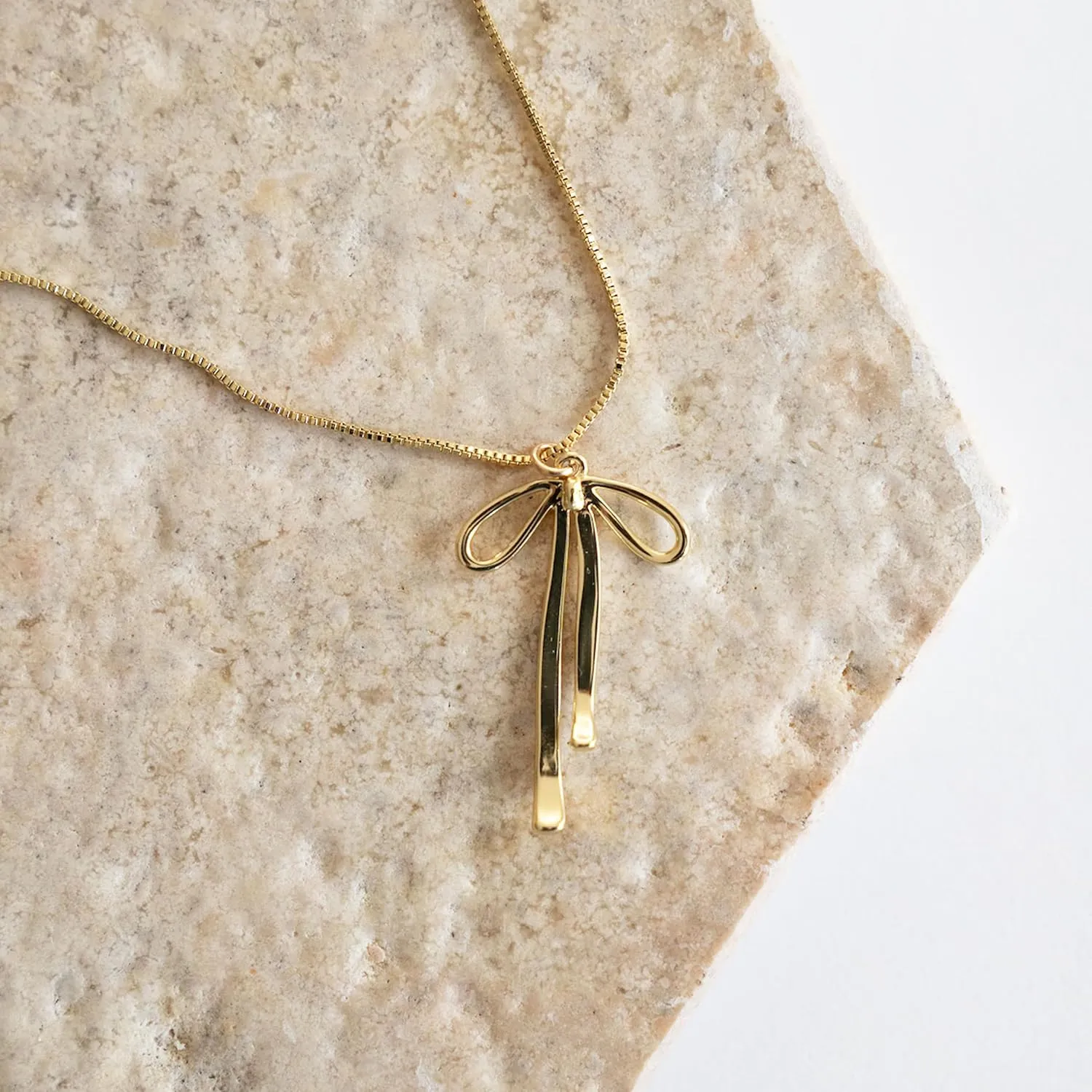 Choistily Bow Necklace Dainty Gold Pendant Necklaces for Women Bow Charm Jewelry Bow Themed Gifts for Friends Trendy Necklace for Women 2025