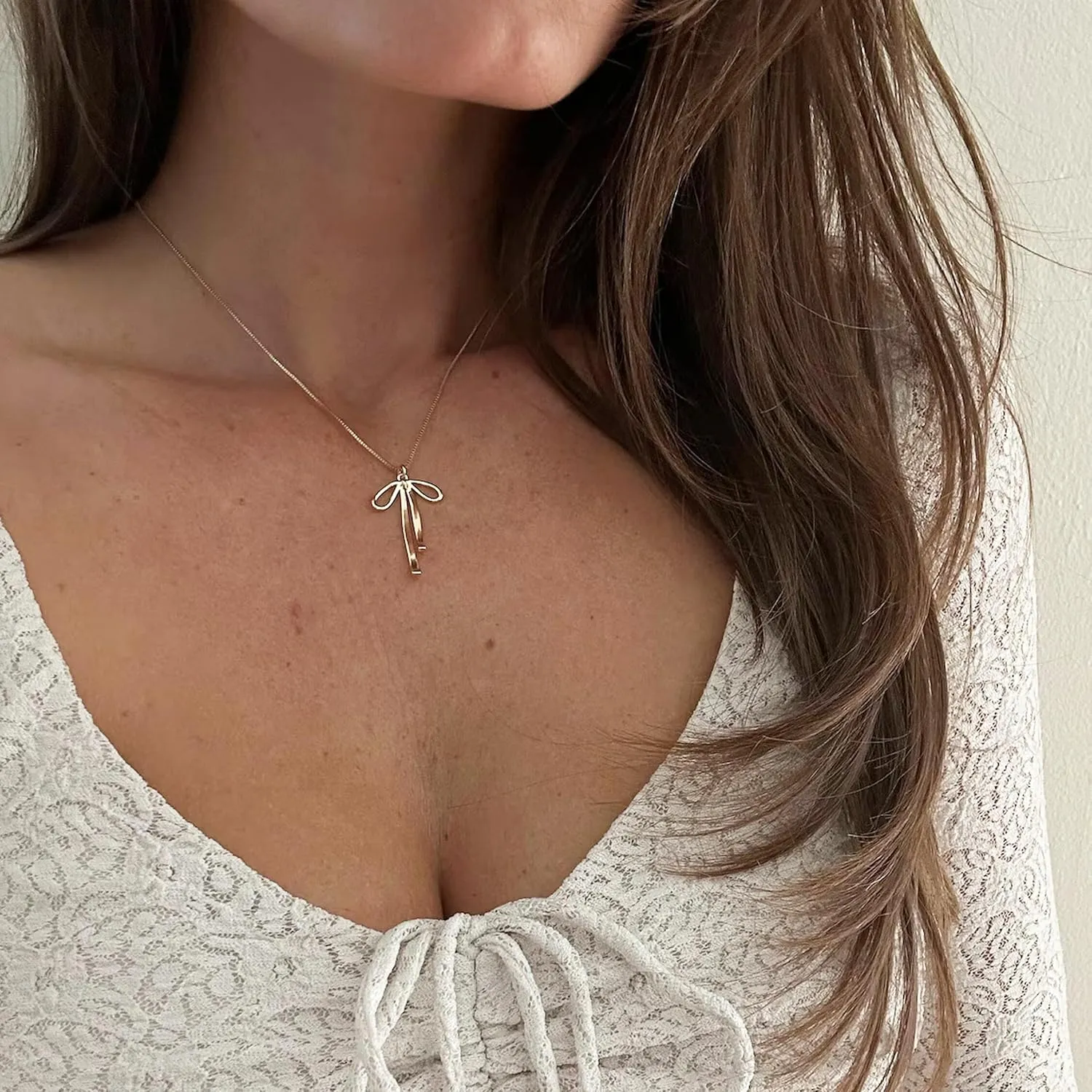 Choistily Bow Necklace Dainty Gold Pendant Necklaces for Women Bow Charm Jewelry Bow Themed Gifts for Friends Trendy Necklace for Women 2025