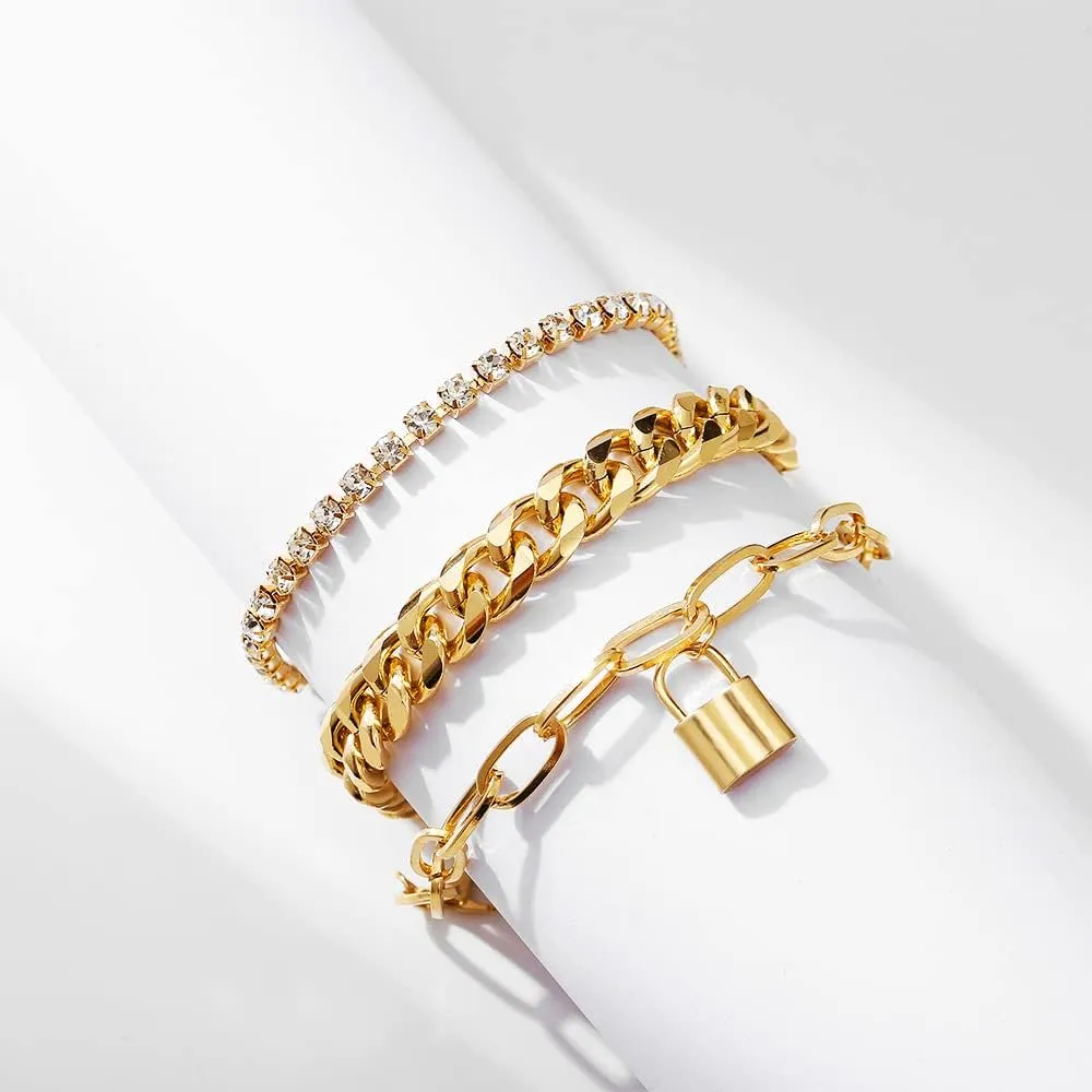 CJIAYUJEW Gold Ankle Bracelets Layered Adjustable Cuban Link Waterproof Arrow Heart Butterfly Chain Lock Anklets Set Summer Beach Foot Jewelry Gift for Women