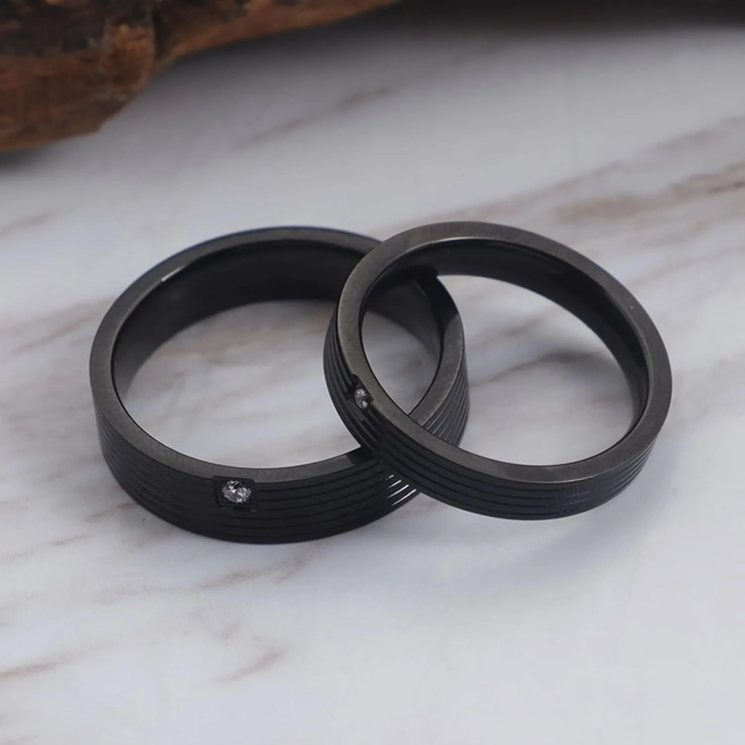 Daesar Matching Rings for Couples, Promise Rings for Men and Women Stainless Steel Simple 4/6MM Round Stripes with Cubic Zirconia Black