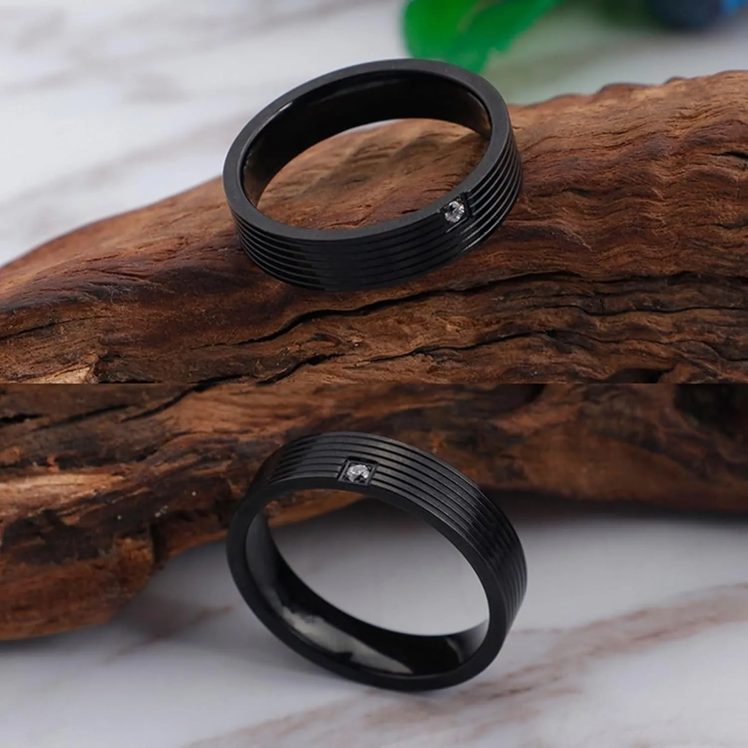 Daesar Matching Rings for Couples, Promise Rings for Men and Women Stainless Steel Simple 4/6MM Round Stripes with Cubic Zirconia Black