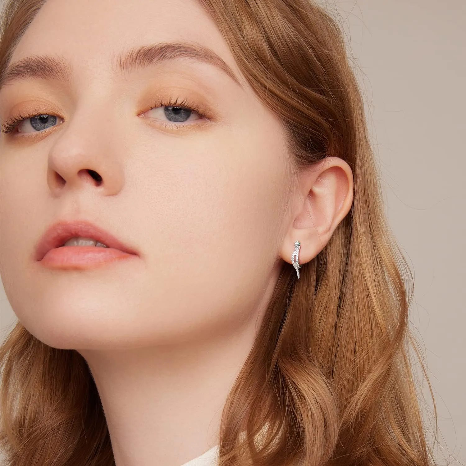 Fashion CZ Snake Hoop Earrings 925 Sterling Silver Sparkling Crystal Green Eyes Small Huggie Hoops Cartilage Earrings Statement Punk Ear Jewelry Gifts for Women Girls Hypoallergenic