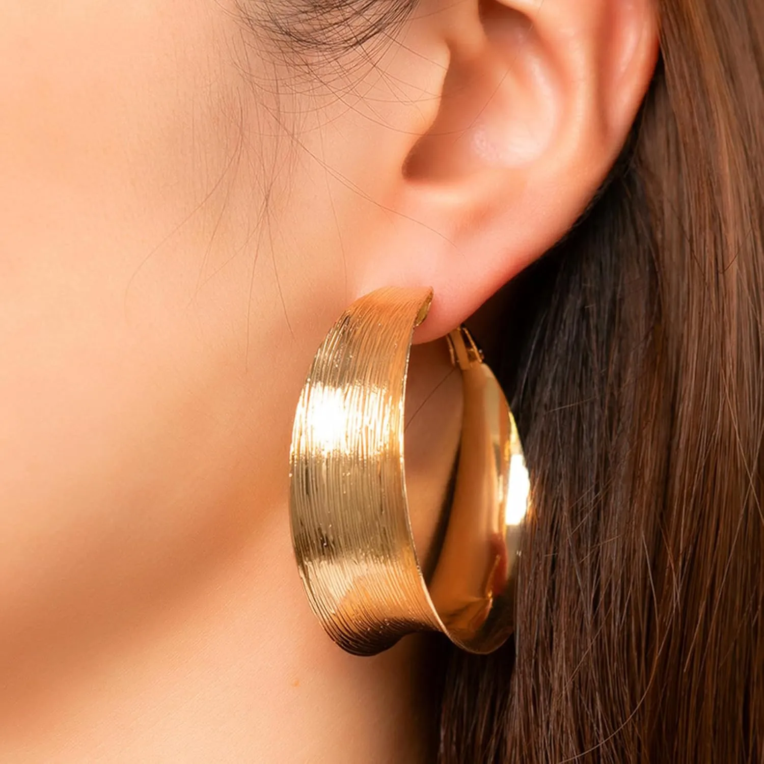 Hoop Earrings for Women Wide Hoop Earrings Large Big Flat Huggie Hoops Earrings Trendy Chunky Hoops Earrings Statement Earrings Jewelry for Women