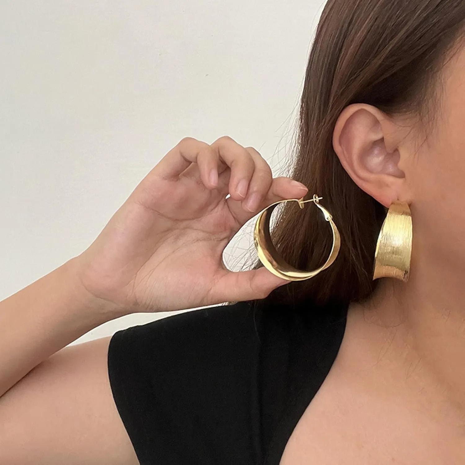 Hoop Earrings for Women Wide Hoop Earrings Large Big Flat Huggie Hoops Earrings Trendy Chunky Hoops Earrings Statement Earrings Jewelry for Women