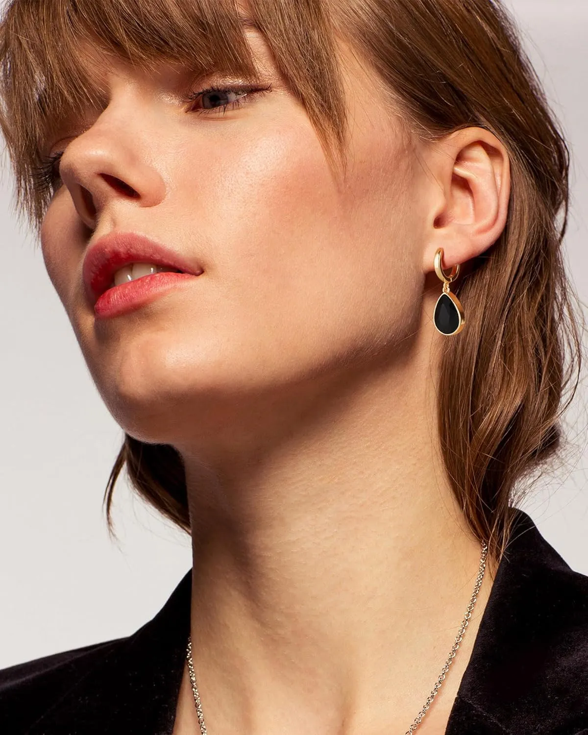 Mesovor Crystal Huggie Hoop Earrings for Women, 18K Gold Plated Sparkling Crystal Water Drop Dangle Earrings Jewellery Gifts for Women Wife Mother Daughter