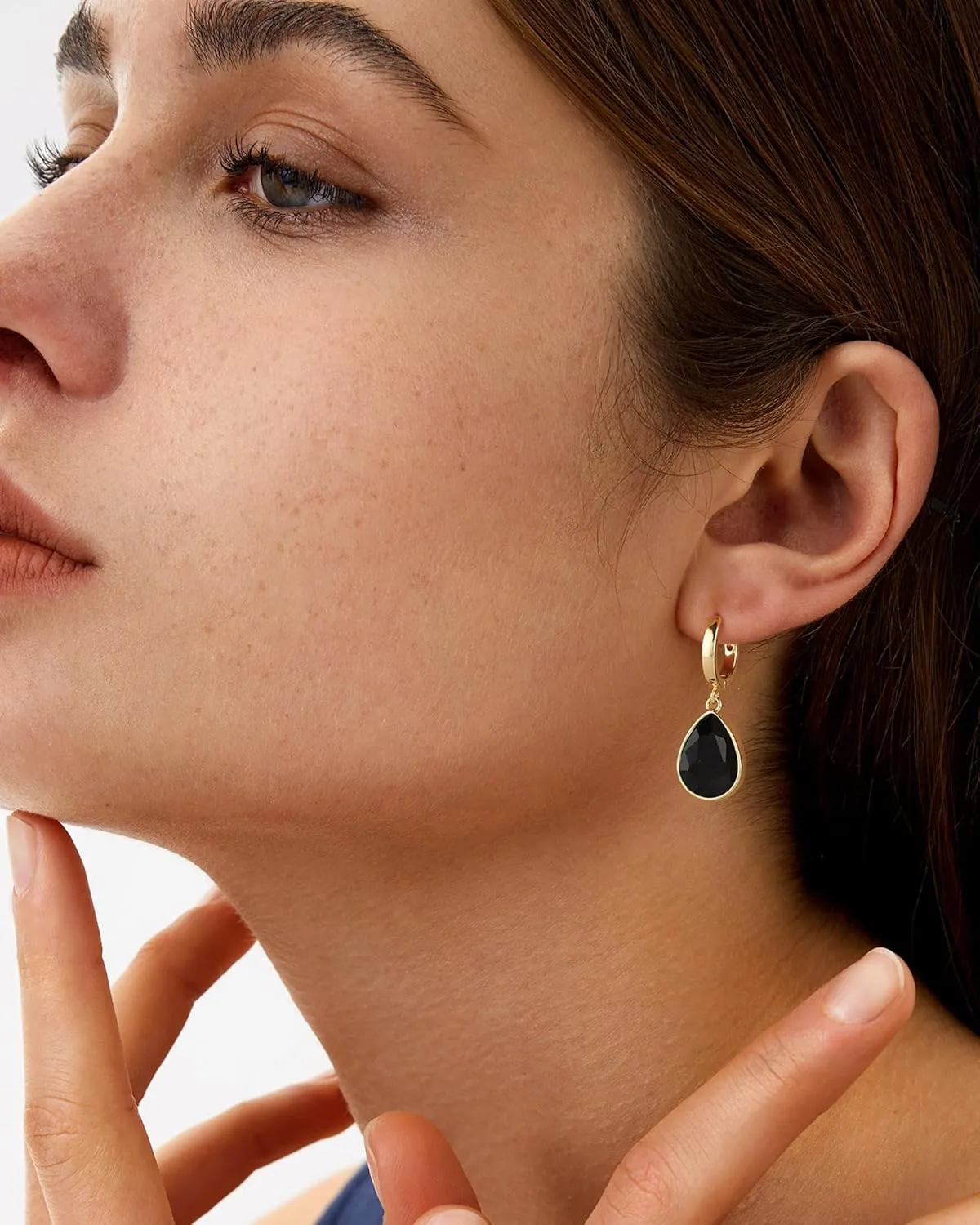 Mesovor Crystal Huggie Hoop Earrings for Women, 18K Gold Plated Sparkling Crystal Water Drop Dangle Earrings Jewellery Gifts for Women Wife Mother Daughter