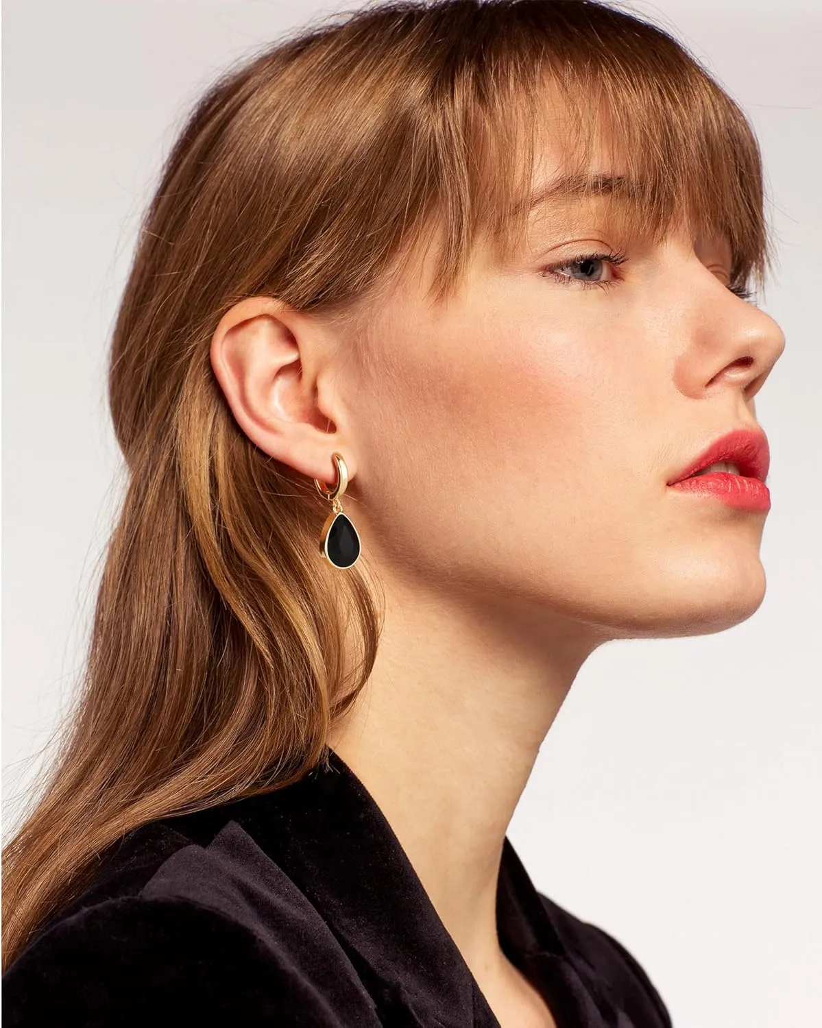 Mesovor Crystal Huggie Hoop Earrings for Women, 18K Gold Plated Sparkling Crystal Water Drop Dangle Earrings Jewellery Gifts for Women Wife Mother Daughter