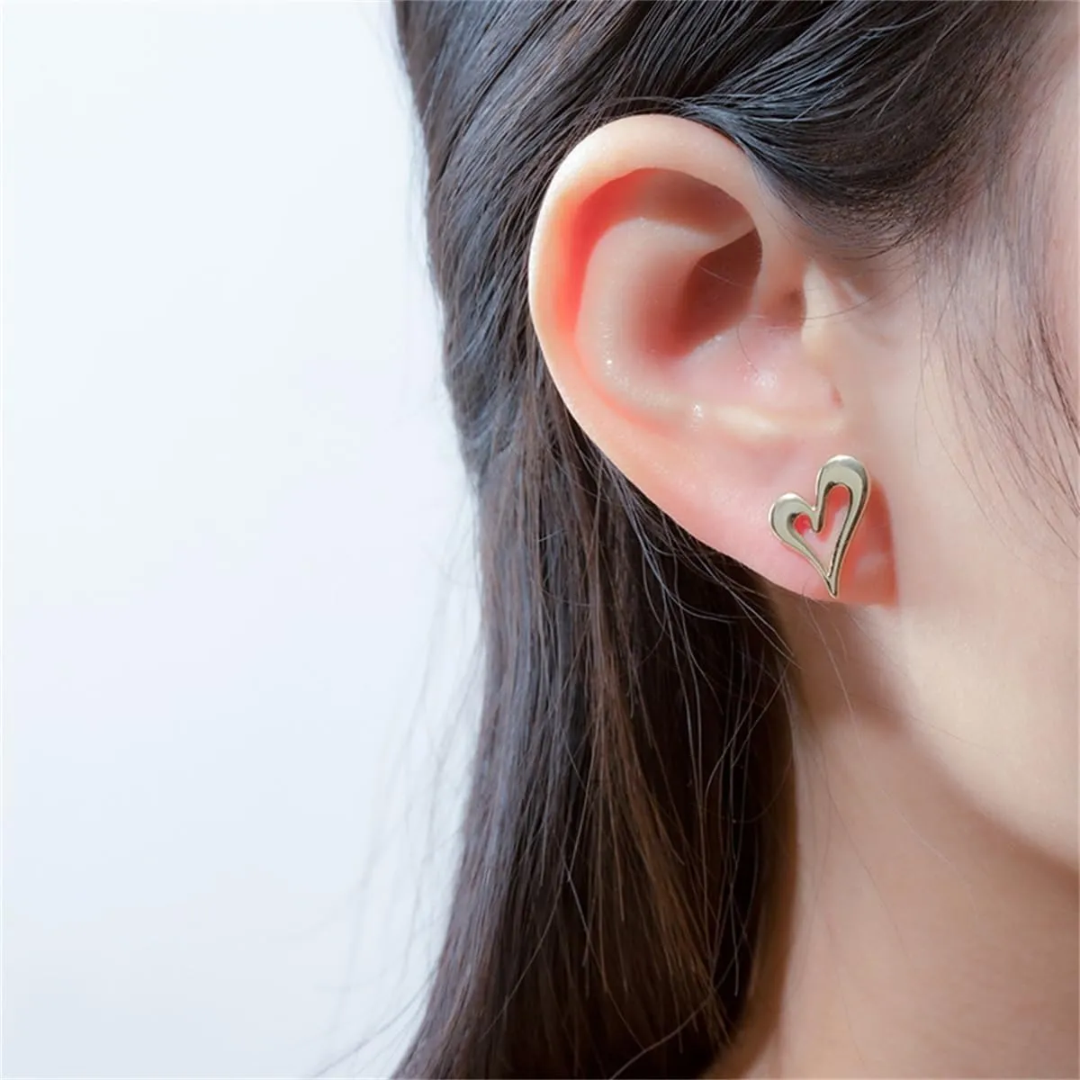 Minimalist Love Heart Stud Earrings for Women 925 Sterling Silver Cute Simple Polished Hearted Studs Earrings Cartilage Tragus Body Piercing Jewelry for Mother
