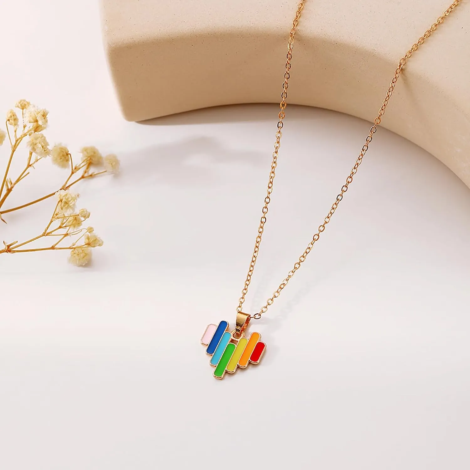 Rainbow Pride Necklace Rainbow Heart Shape Pendant Necklace for Men Women Gay Lesbian Couple LOVE WINS Charm Chain Necklaces Pride Month LGBT Parade Jewelry Gift