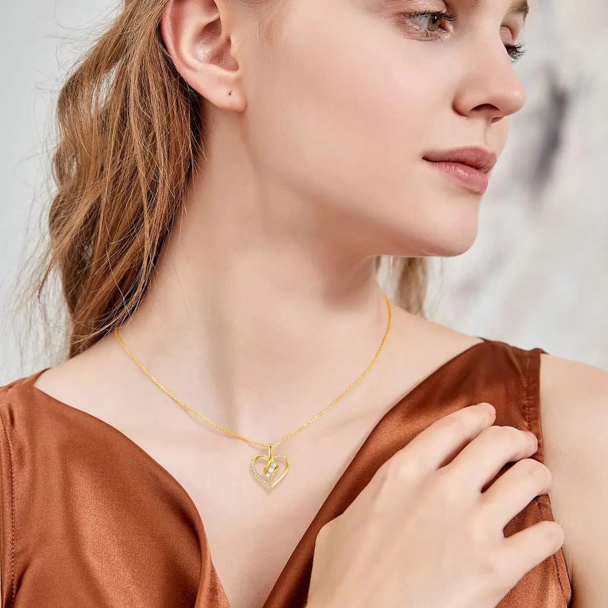 SISGEM 14K Solid Gold Heart Necklace for Women,Yellow Gold 0.55 Carat(CTTW) Moissanite Infinity Heart Pendant Necklaces Anniversary Birthday Gifts for Wife Mom 16''-18''