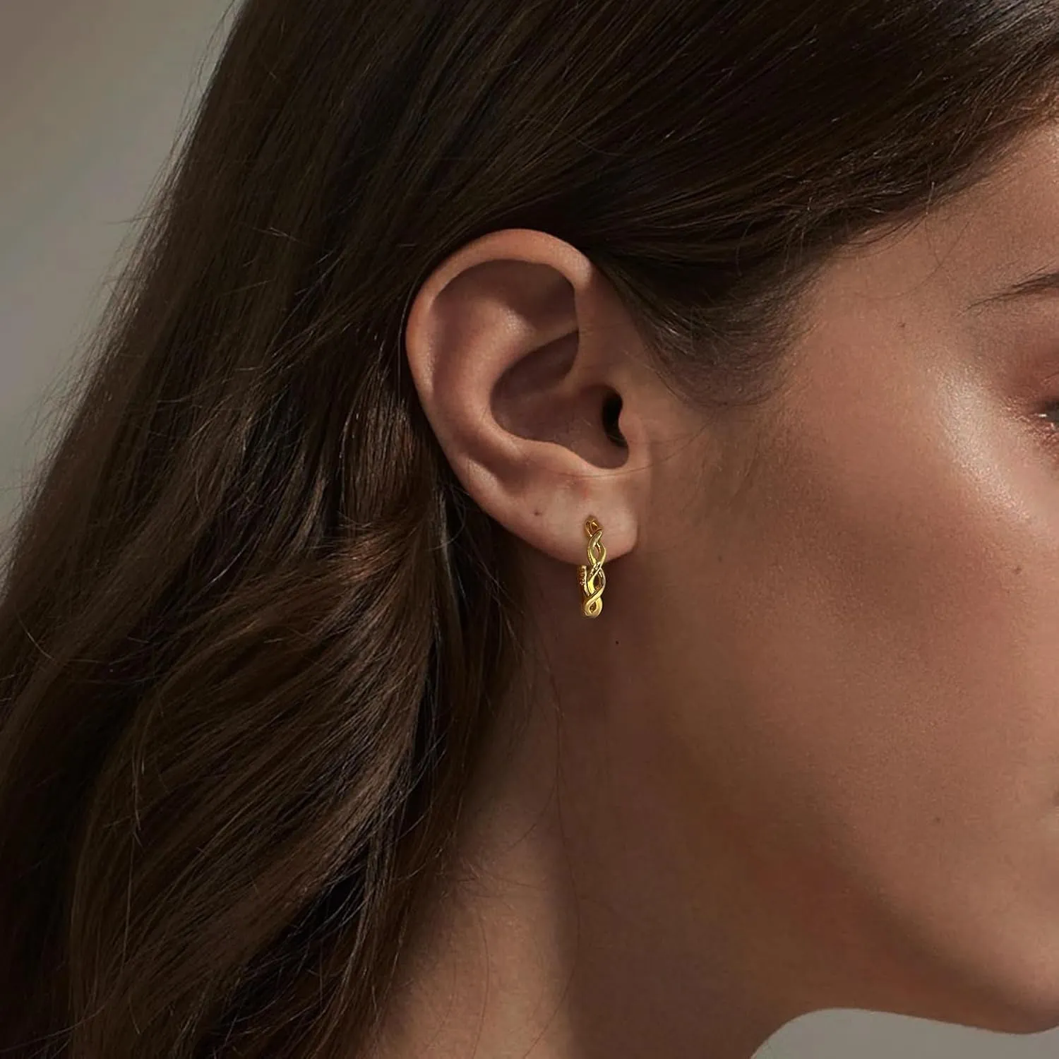 Twisted Hoop Earrings for Women Trendy - Sterling Silver Hypoallergenic Round Huggie Hoop Earrings for Sensitive Ears Minimalist Loop Earrings for Ladies Fashion Lightweight Twist Earrings for Her