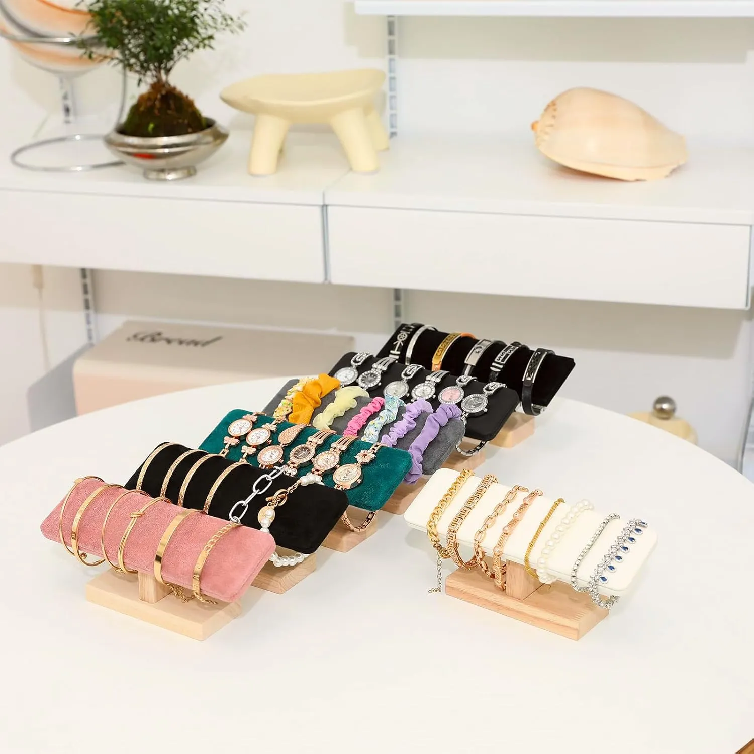 Wooden Watches Display Stands Base Watch Necklace Bracelet Organizer Rack Bangle Scrunchie Headband Showcase Stands Exterior Velvet Black
